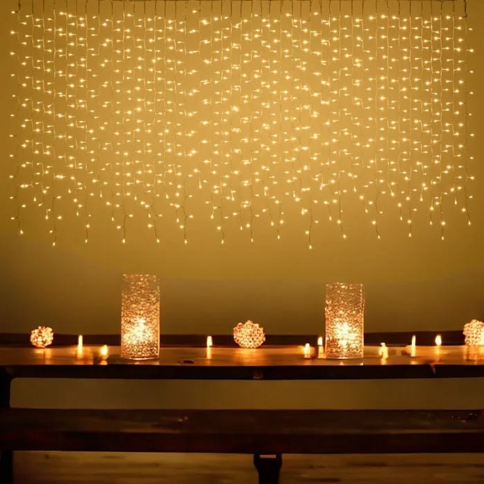 Lotti Tenda Natale Ice Light Irregolare 840 Led 2 Mt x 1,10 Mt + 4 Mt Cavo Bianco Caldo