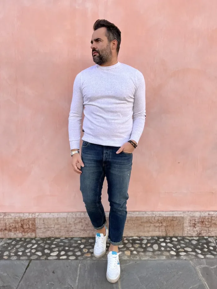 MAGLIONCINO CON TOPPE Moda