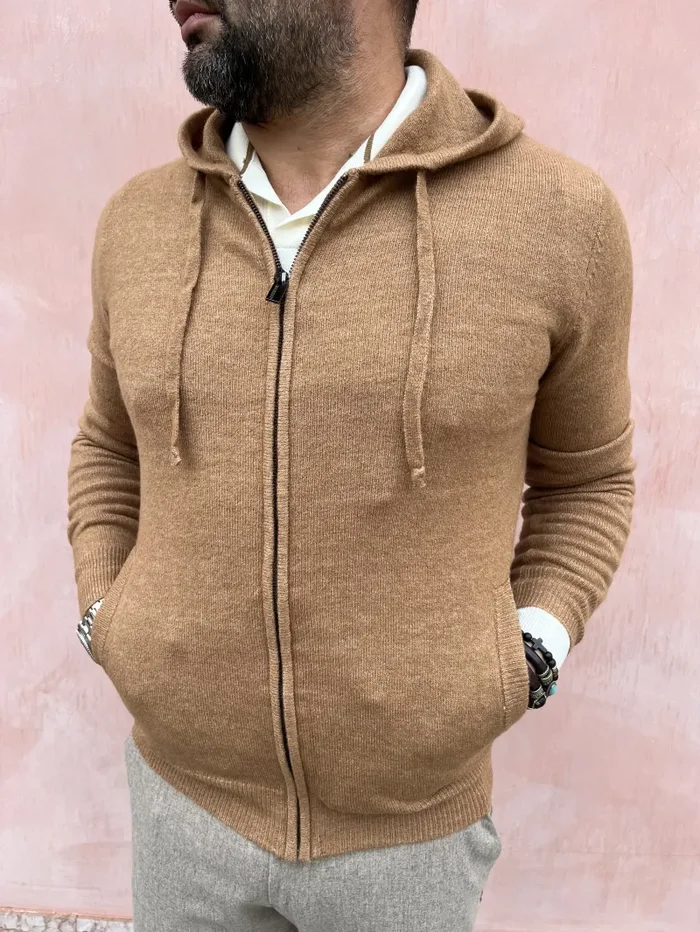 MAGLIONE ZIP CAPPUCCIO