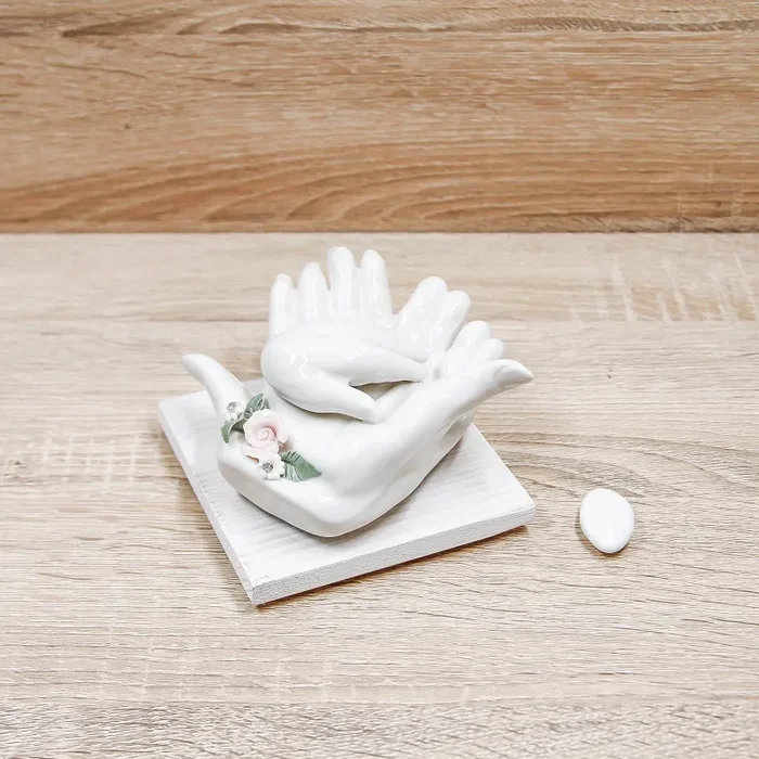 Mani dell’Amore Famiglia con Rosa Porcellana di Capodimonte