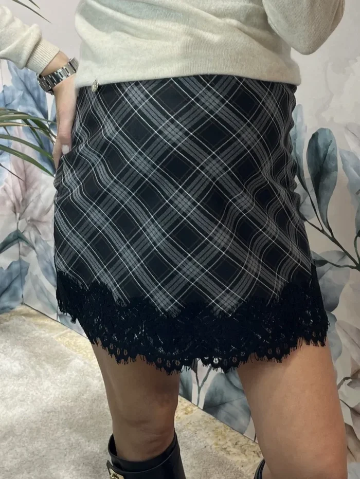 MINIGONNA TARTAN E PIZZO Vendita calda online - immagine 2
