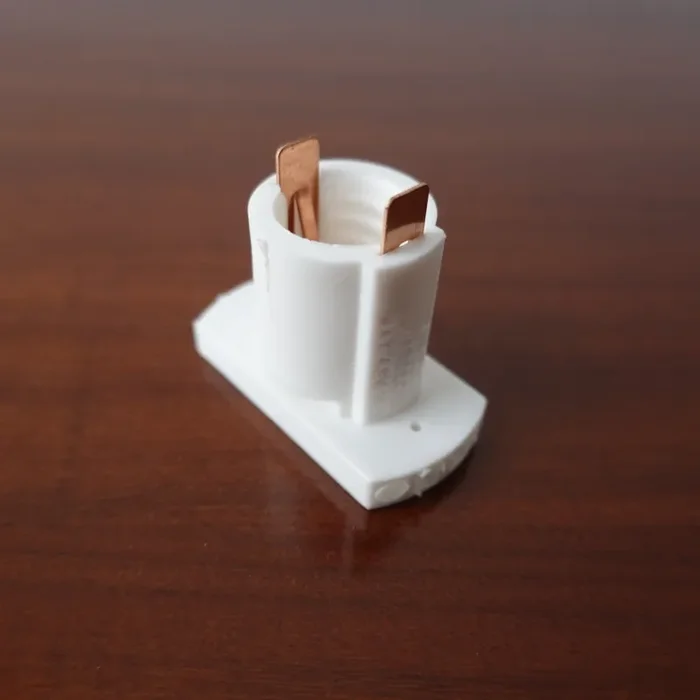 Portalampada E14 tipo A in plastica bianca con lamelle (conf. 2500 pz) - immagine 2