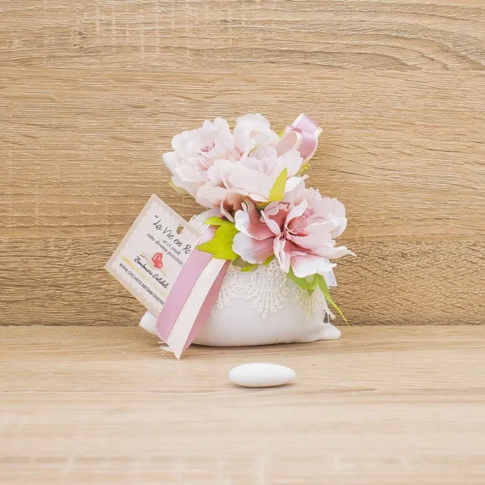 Sacchettino Bianco con Ricamo e Sali Profumati Francesi La Vie en Rose Online