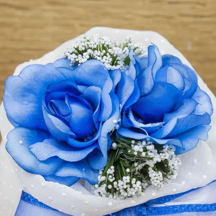 Sacchetto Bianco a Pois con Fiori Blu e Sali Profumati La Vie en Rose - immagine 3