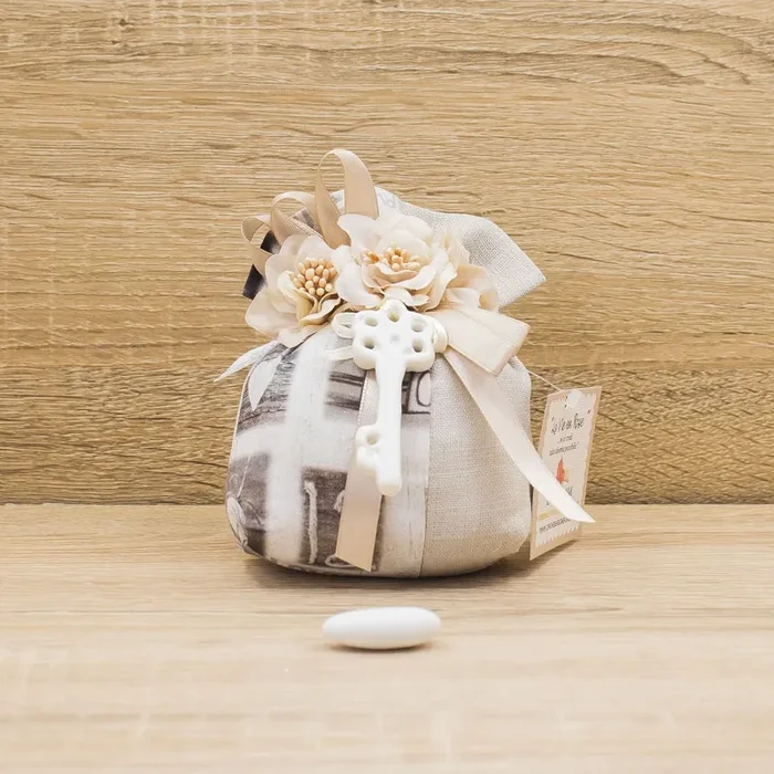 Sacchetto con Decori, Chiave, Fiorellini e Sali Profumati La Vie en Rose Fornitura