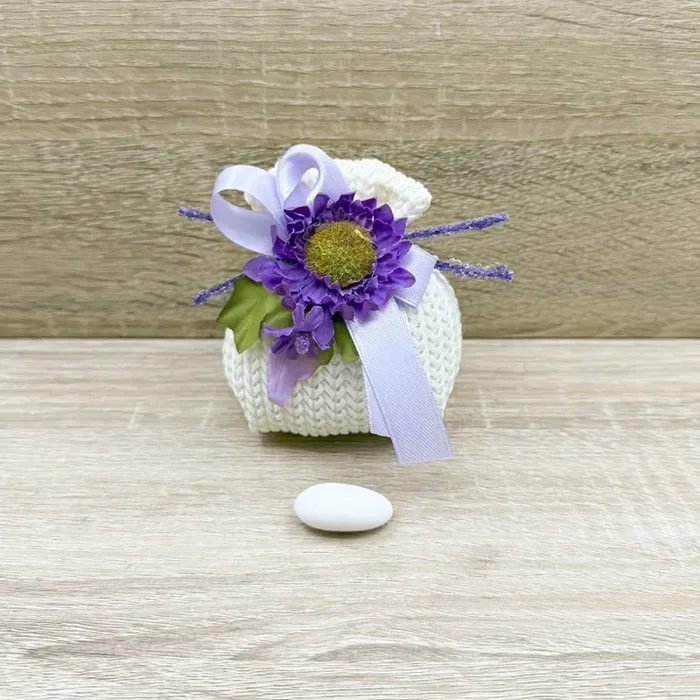 Sacchetto Intrecciato Panna con Fiore Viola e Sali Profumati Online ora