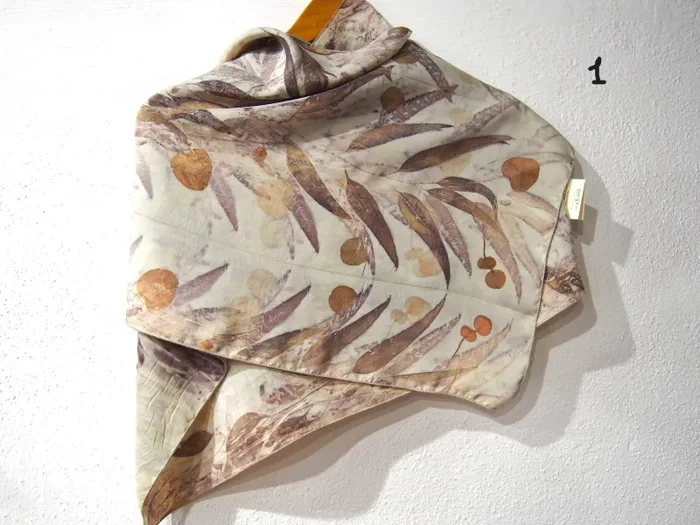 Sciarpa Ecoprint 100% Seta, Pezzo Unico, Tintura Naturale