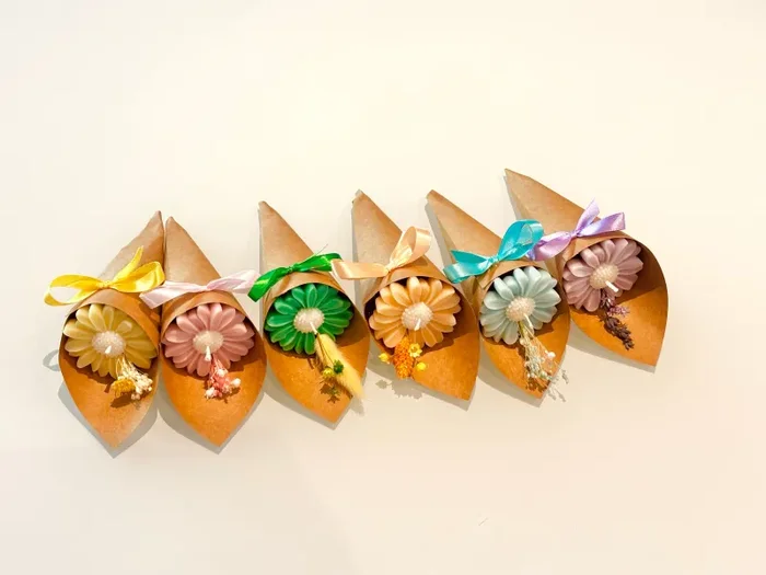 Segnaposto elegante Margherita profumata in Cera di soia 100% vegetale realizzata artigianalmente Vendita calda online - immagine 2