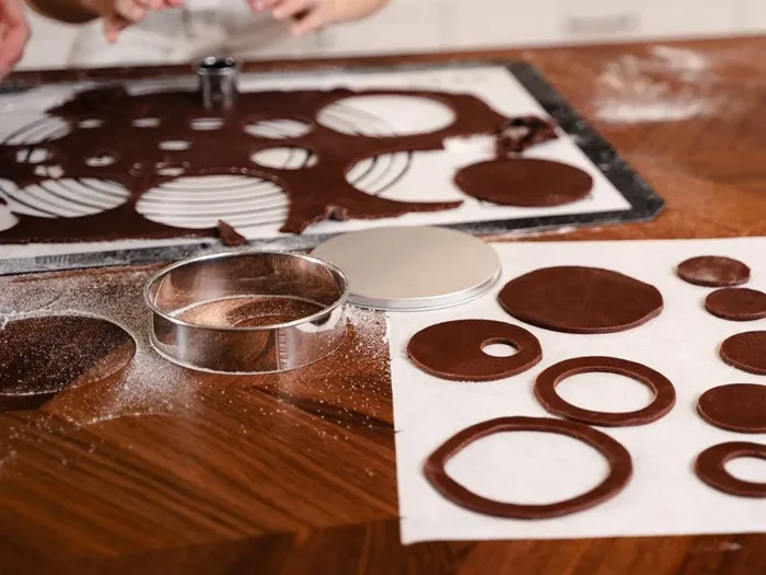 SET DI TAGLIABISCOTTI IN ACCIAIO INOSSIDABILE - immagine 2