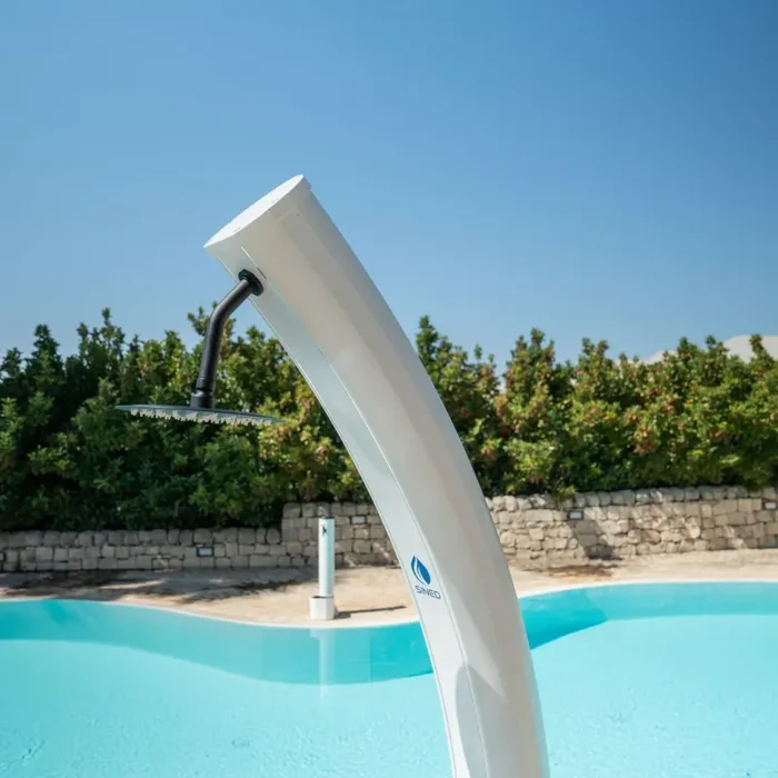 SINED Dafne Doccia Solare Curva In Alluminio Con Lavapiedi Da 35 Litri Bianco - immagine 2