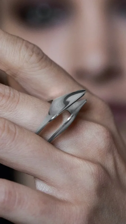 Sinuo 925 – Anello in argento 925 Online - immagine 2