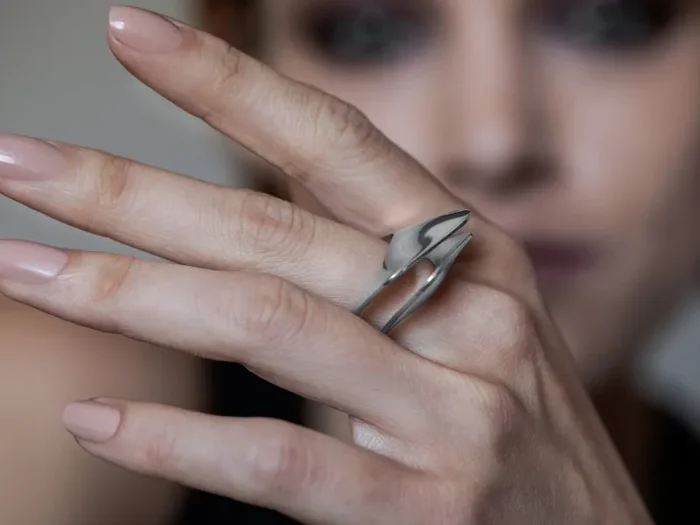 Sinuo 925 – Anello in argento 925 Online - immagine 3