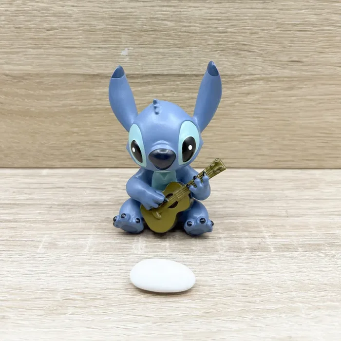 Stitch con Chitarra Disney Showcase