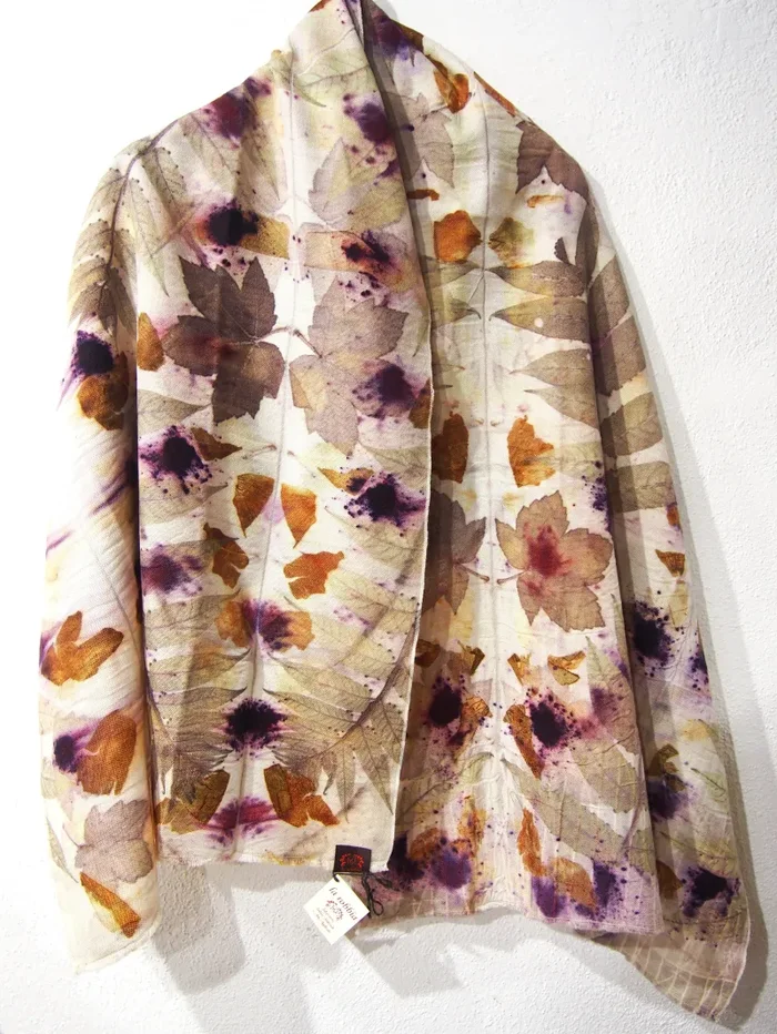 Stola grande Ecoprint 100% Lana, Pezzo Unico, Tintura Naturale In saldo - immagine 2