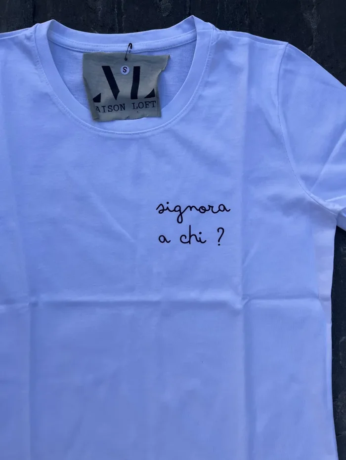 T SHIRT SIGNORA A CHI? - immagine 3