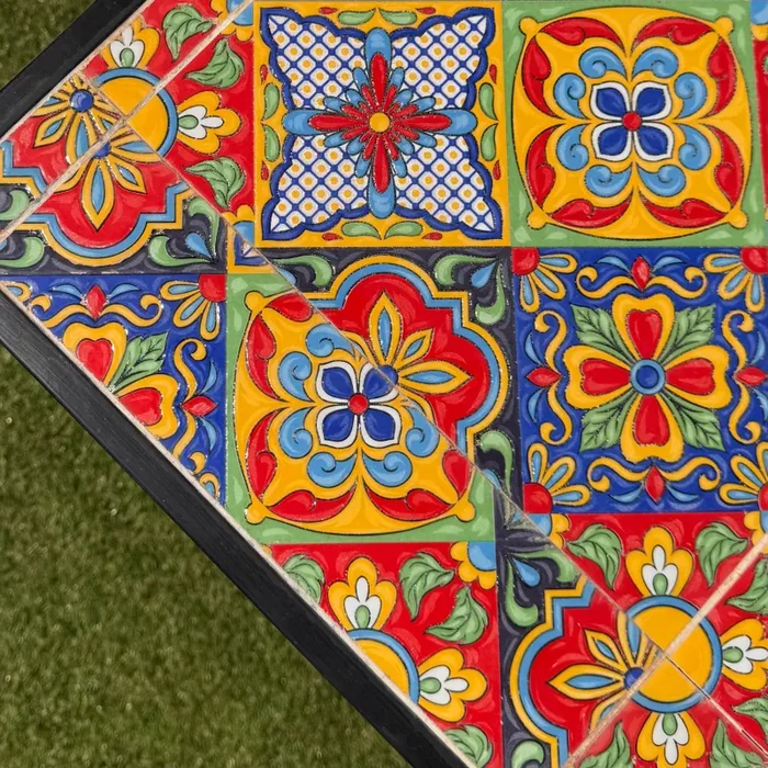 Tavolo quadrato da giardino in metallo con mosaico – Trapani - immagine 2