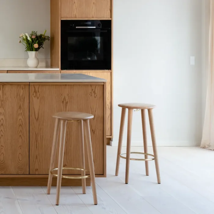 The Socialite | sgabello da banco