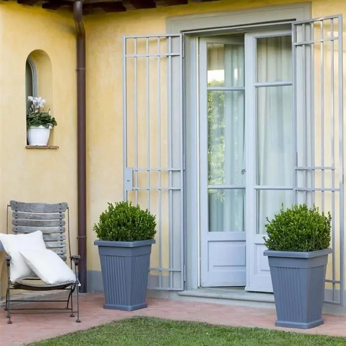 Vaso quadrato alto 59 cm – Piramide Moda - immagine 2