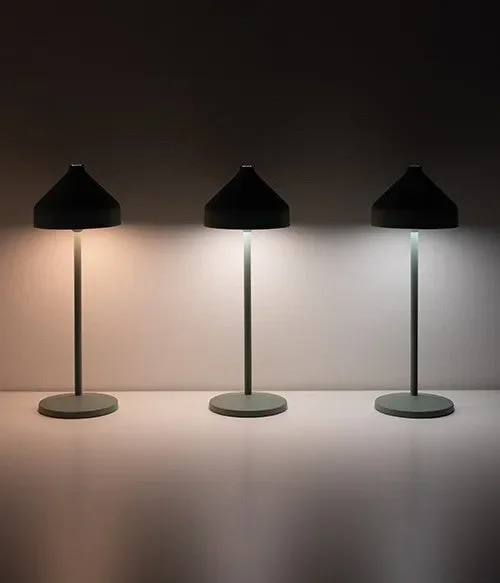 Zafferano Amelie Lampada da Tavolo D 120 Mm H 340 Mm Nero Opaco - immagine 2
